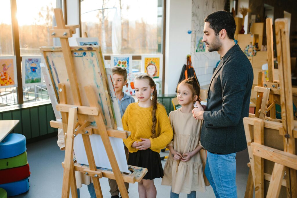how to become an art teacher